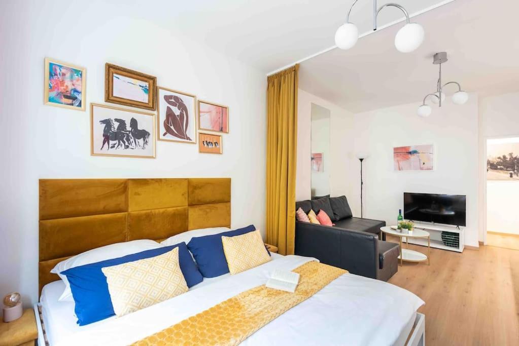 Apartament Golden Sunny Apartment, Centre, For 3 People Praga